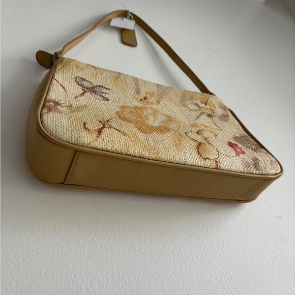 ❗️SOLD!!! - Vintage Floral Caramel Leather Shoulder Bag - Picture 6 of 9